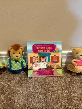 Li’l Woodzeez Famileez Kingsberry Lion Family - Includes Storybook